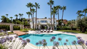 Beautiful and stylish renovated luxury villa for sale in Cerquilla, Nueva Andalucía, Marbella