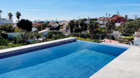 Villa con 4 dormitorios en venta en El Faro