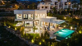 Villa en venta en Mirador del Paraiso, Benahavis