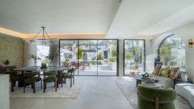 Villa for sale in Las Brisas, Nueva Andalucia