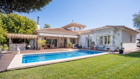 Villa for sale in Sierrezuela, Mijas Costa