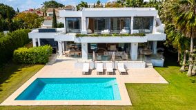 Villa for sale in Los Flamingos, Benahavis