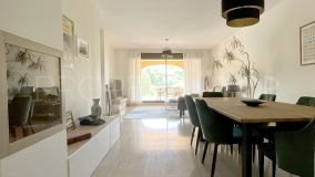 Apartamento planta baja a la venta en Estepona de 2 dormitorios