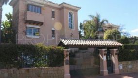 Comprar villa en Nueva Andalucia con 4 dormitorios