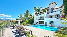 Villa for sale in Aloha, Nueva Andalucia