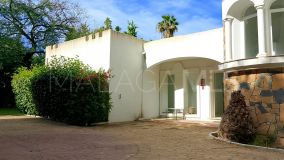Villa for sale in El Paraiso, Estepona East