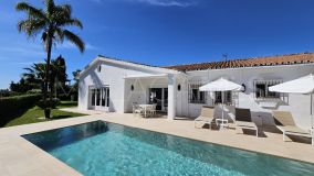 Villa for sale in Fuente del Espanto, Benahavis
