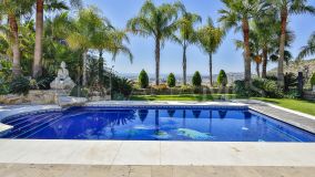 Villa for sale in Los Arqueros, Benahavis