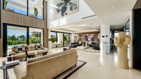 Villa for sale in Haza del Conde, Nueva Andalucia