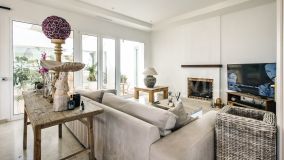 Villa for sale in La Resina Golf, Estepona Est