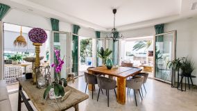 Villa for sale in La Resina Golf, Estepona Est