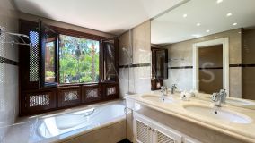 Zweistöckiges Penthouse zu verkaufen in La Alzambra Hill Club, Nueva Andalucia