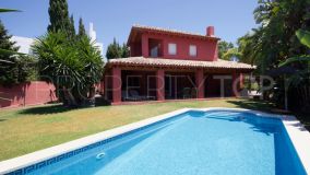 Se vende villa en Atalaya con 4 dormitorios