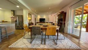 4 bedrooms villa for sale in Atalaya