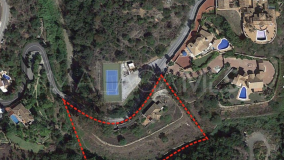 Villa for sale in Puerto del Almendro, Benahavis
