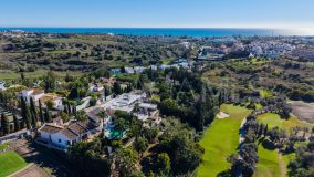 Villa for sale in El Paraiso, Estepona Est
