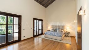 Villa for sale in El Paraiso, Estepona Est