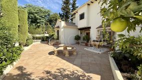 Villa en venta en El Pilar, Estepona Este