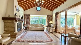 Villa en venta en El Pilar, Estepona Este
