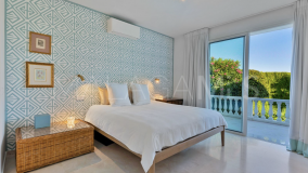Villa for sale in El Paraiso, Estepona Est