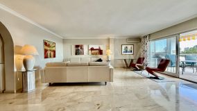 Apartment for sale in Atalaya, Estepona East