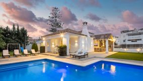 Villa for sale in Bel Air, Estepona Est