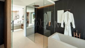 Villa for sale in Las Brisas, Nueva Andalucia