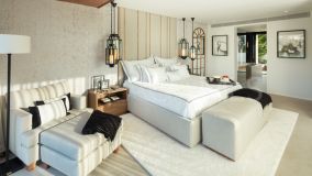 Villa for sale in Las Brisas, Nueva Andalucia