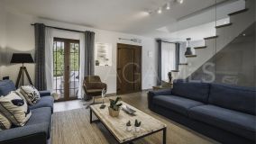 Town House for sale in El Naranjal, Nueva Andalucia