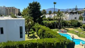 Penthouse for sale in Isdabe, Estepona East