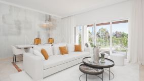 Flat for sale in El Paraiso, Estepona East