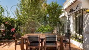 Adosado en venta en Atalaya, Estepona