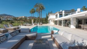 Villa en venta de 7 dormitorios en Nueva Andalucia