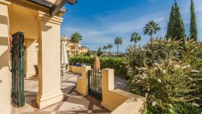 Elevated three bedroom ground floor apartment in the popular Majestic Hills complex, within walking distance of the beach in Casares Costa