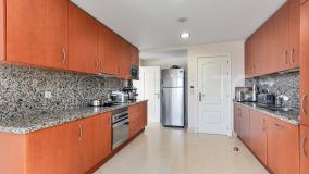 Atico duplex con 4 dormitorios a la venta en Los Capanes del Golf