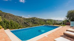 Monte Mayor 6 bedrooms villa for sale