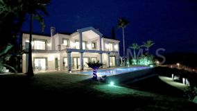 Villa for sale in Selwo, Estepona East