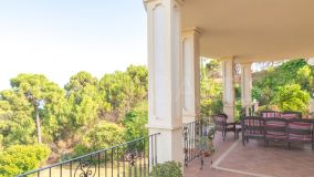 Villa for sale in Estepona