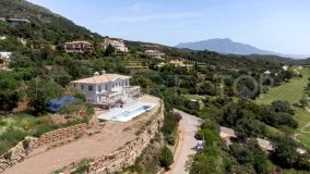 VILLA IN AN EXCLUSIVE LOCATION CLOSE TO GOLF COURSE