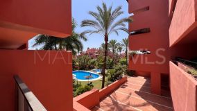 Lägenhet for sale in Beach Side New Golden Mile, Estepona Öst