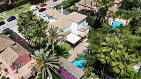 Villa for sale in Marbella - Puerto Banus with 4 bedrooms