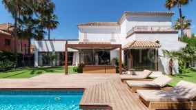 Beautiful 4-bedroom villa for sale in Puerto Banus