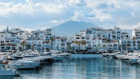 Villa en venta en La Alqueria, Benahavis