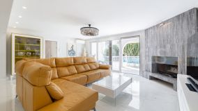 Villa en venta en Rio Real, Marbella Este