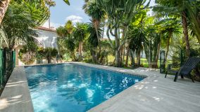 Villa for sale in Rio Real, Marbella Est