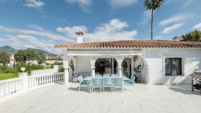 Villa en venta en Rio Real, Marbella Este