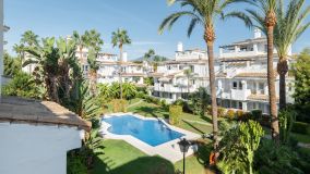 Zweistöckiges Penthouse zu verkaufen in Los Naranjos de Marbella, Nueva Andalucia