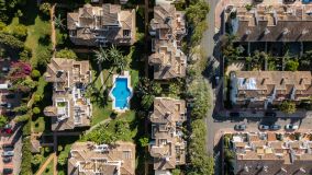 Zweistöckiges Penthouse zu verkaufen in Los Naranjos de Marbella, Nueva Andalucia