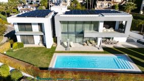 Villa for sale in Los Arqueros, Benahavis