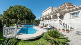 Villa en venta en Carib Playa, Marbella Este